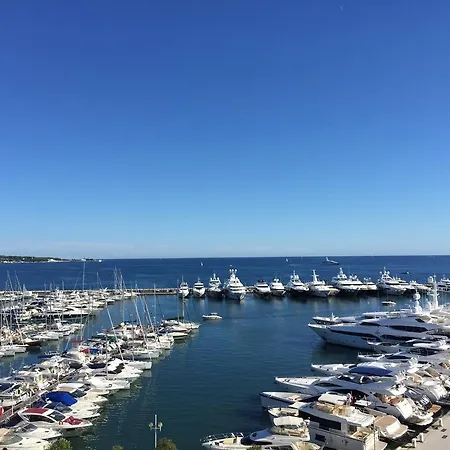 Апартаменты Amazing View Port And Garage Гольф-Жуан